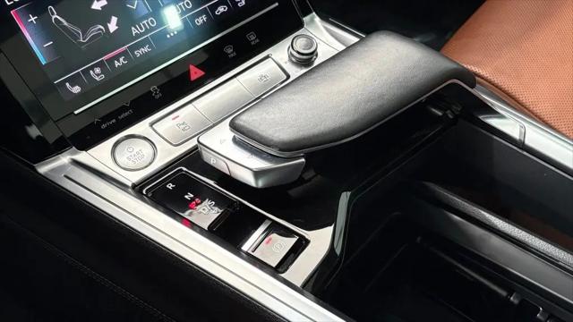 2019 Audi e-tron Premium Plus