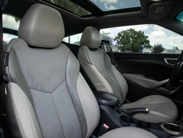 2013 Hyundai Veloster Base w/Gray