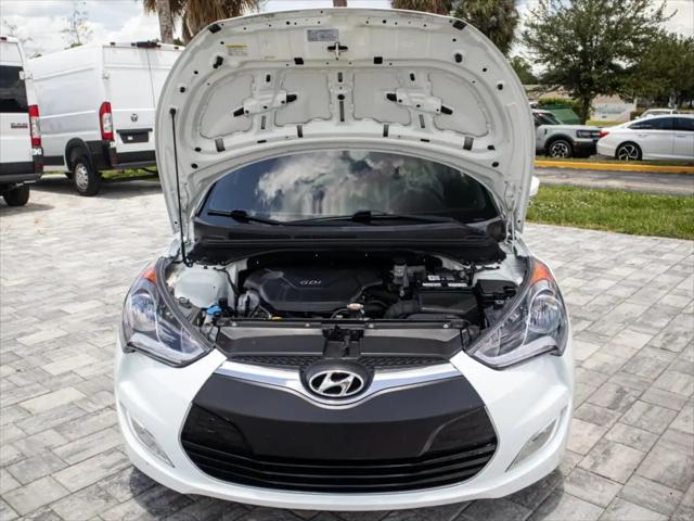 2013 Hyundai Veloster Base w/Gray