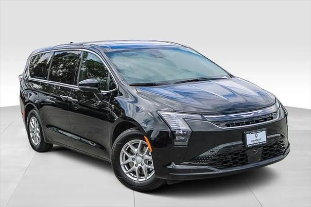 2027 Chrysler Pacifica Select