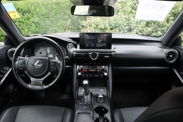 2024 Lexus IS 300 F SPORT Design