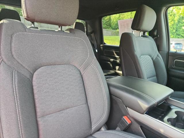 2025 Ram 1500 Big Horn Crew Cab 4x4 5'7" Box