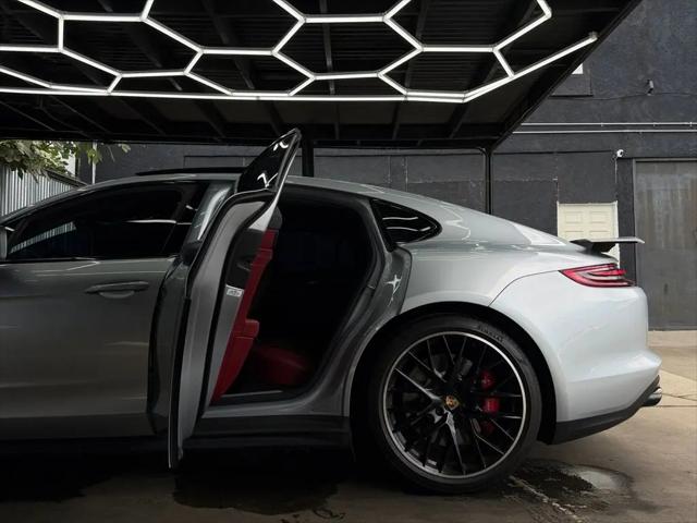 2018 Porsche Panamera Turbo