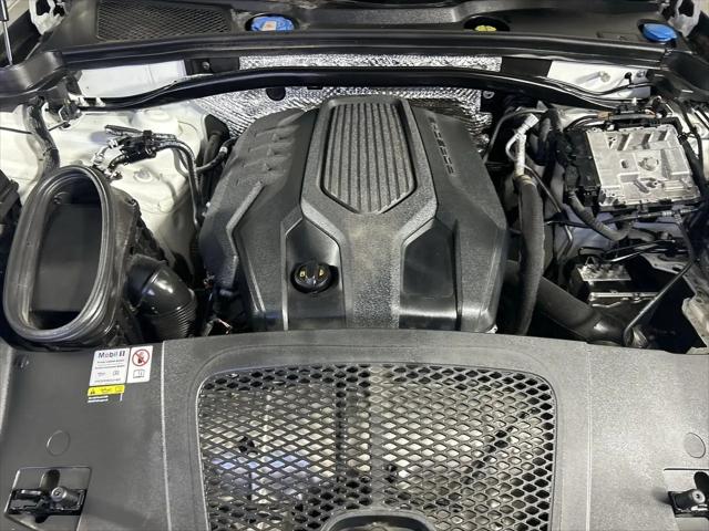 2023 Porsche Macan T