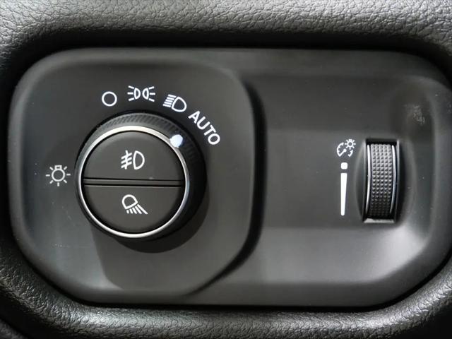 2026 Ram 1500 Express Crew Cab 4x4 57 Box