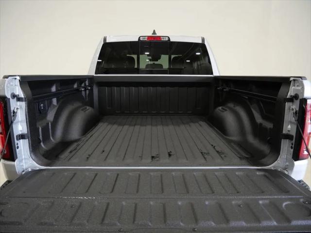 2026 Ram 1500 Express Crew Cab 4x4 57 Box