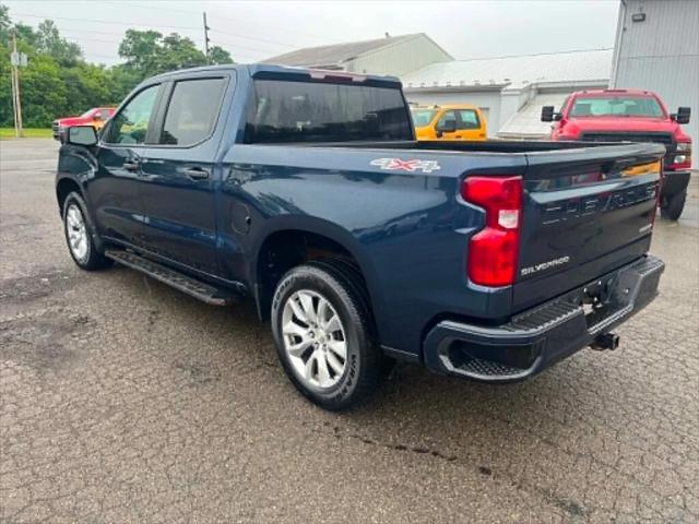 2022 Chevrolet Silverado 1500 4WD Crew Cab Short Bed Custom 2022 Chevrolet Silverado 1500 4WD Crew Cab Short Bed Custom