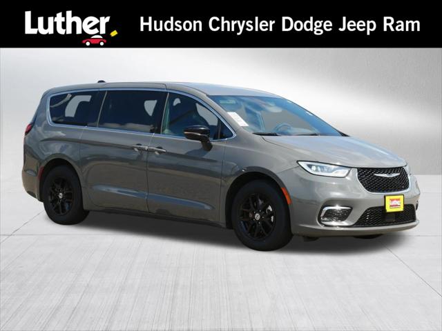 2025 Chrysler Pacifica Select for sale in Hudson, WI