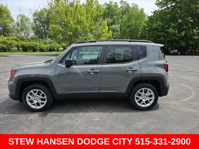 2022 Jeep Renegade Latitude 4x4 for sale in Urbandale, IA