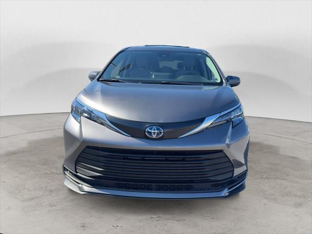 2024 Toyota Sienna LE 2024 Toyota Sienna LE