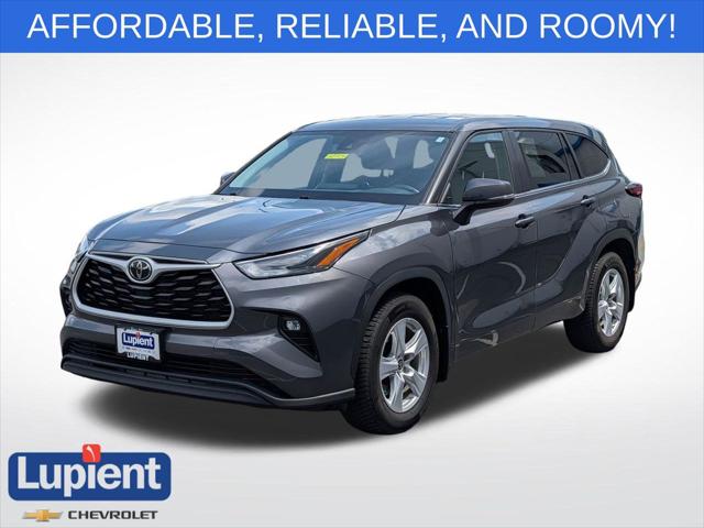 2024 Toyota Highlander LE for sale in Minneapolis, MN