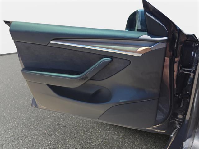 2021 Tesla Model 3 Standard Range Plus Rear-Wheel Drive