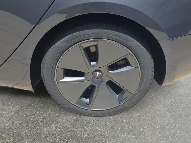 2021 Tesla Model 3 Standard Range Plus Rear-Wheel Drive