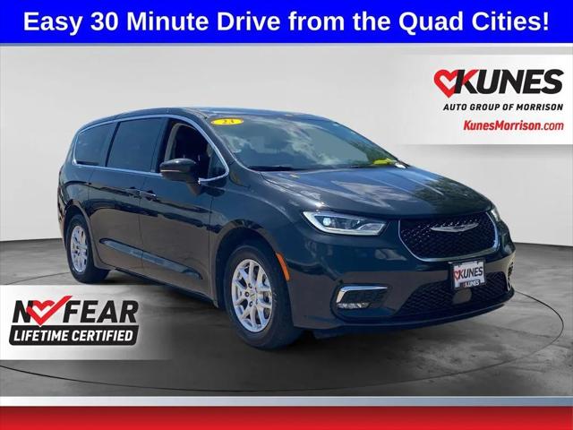2023 Chrysler Pacifica Touring L for sale in Morrison, IL