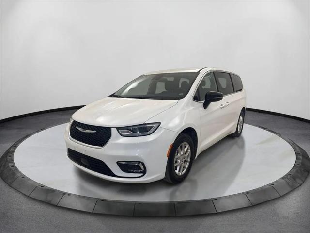 2025 Chrysler Pacifica Select for sale in Houston, TX