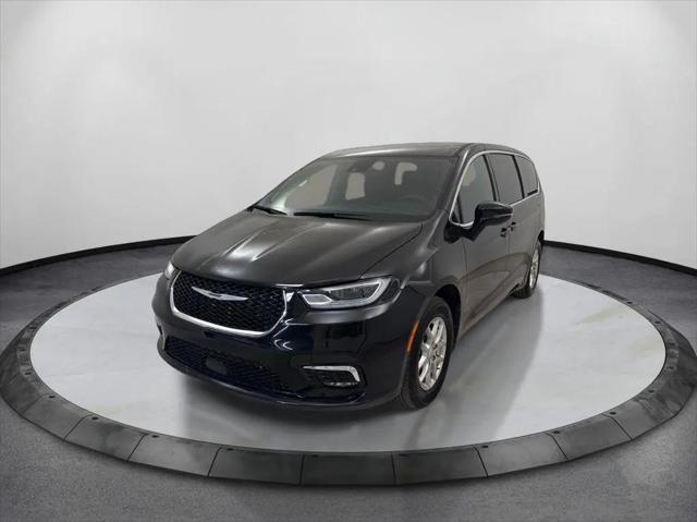 2025 Chrysler Pacifica Select for sale in Houston, TX
