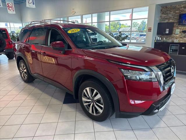 2023 Nissan Pathfinder SL 4WD for sale in Kenosha, WI