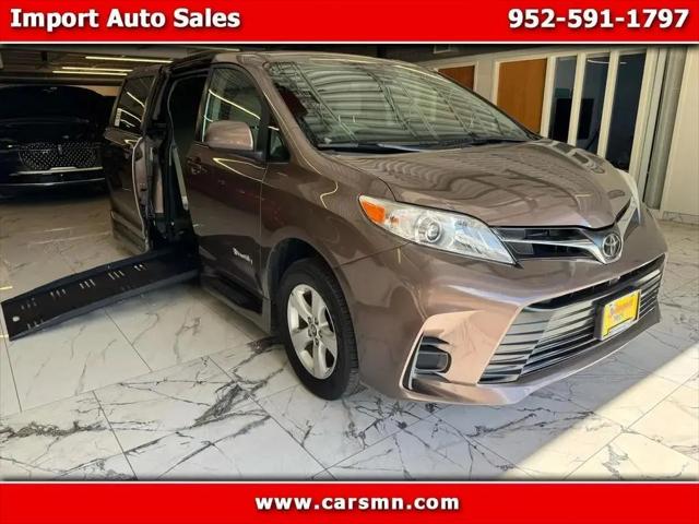 2018 Toyota Sienna LE 8 Passenger for sale in Golden Valley, MN