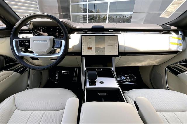2026 Land Rover Range Rover P530 SE 7 Seat