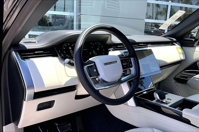2026 Land Rover Range Rover P530 SE 7 Seat