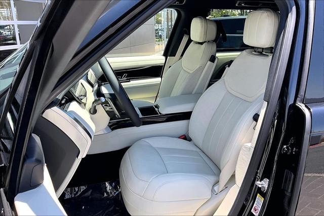 2026 Land Rover Range Rover P530 SE 7 Seat