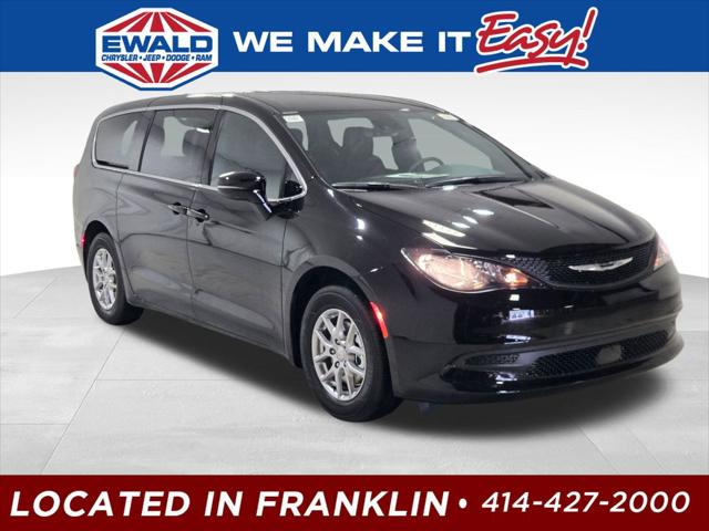 2027 Chrysler Pacifica LX for sale in Oconomowoc, WI