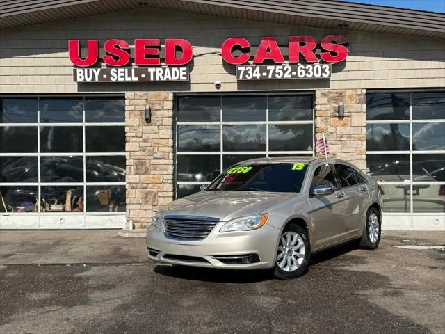 2013 Chrysler 200 Limited for sale in Woodhaven, MI