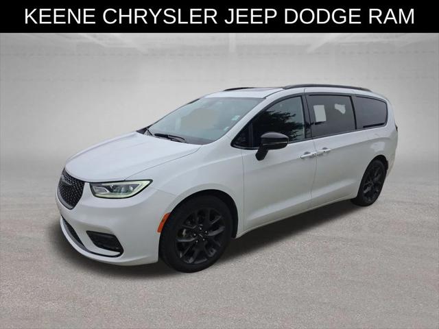 2025 Chrysler Pacifica Limited for sale in Keene, NH