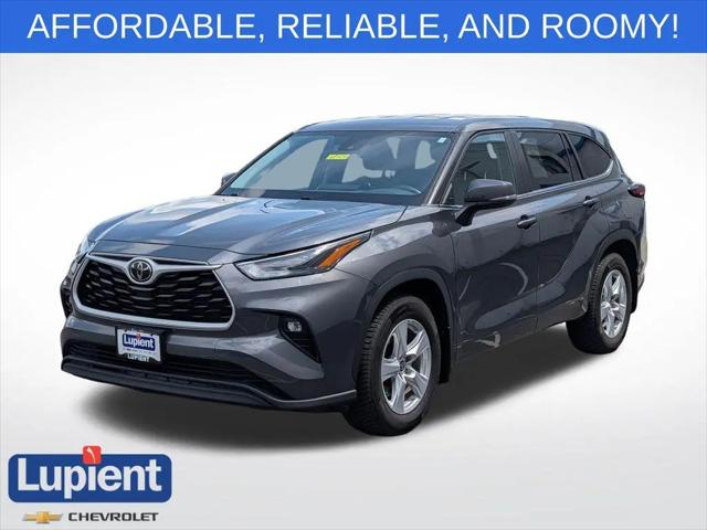 2024 Toyota Highlander LE for sale in Bloomington, MN