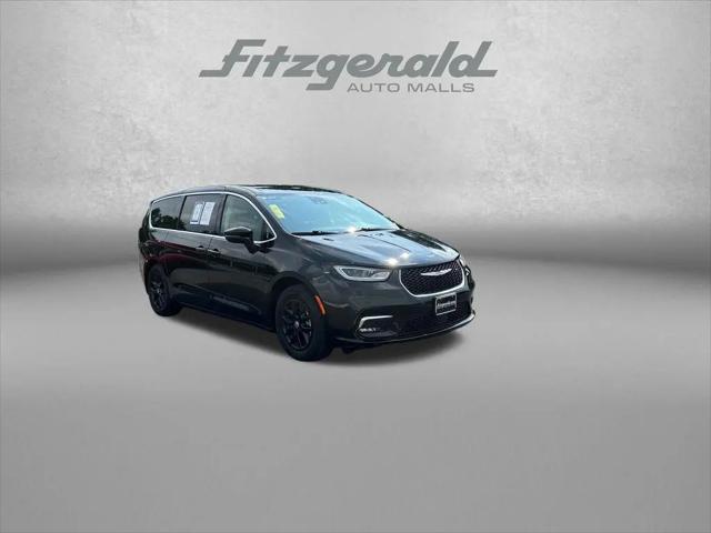 2024 Chrysler Pacifica Touring L for sale in Chambersburg, PA