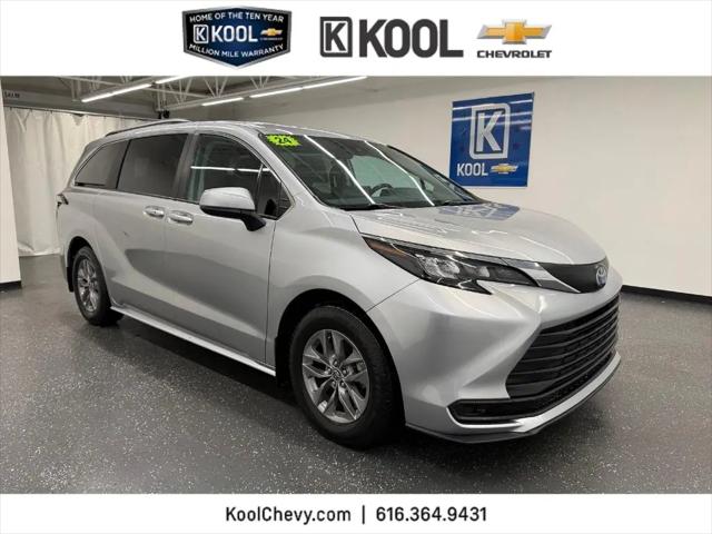 2024 Toyota Sienna LE for sale in Grand Rapids, MI