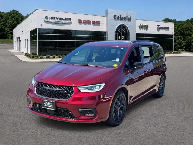 2023 Chrysler Pacifica Limited for sale in Dartmouth, MA