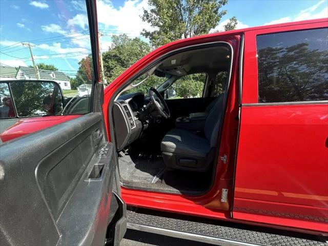 2017 Ram 1500 Express Quad Cab 4x4 6'4" Box