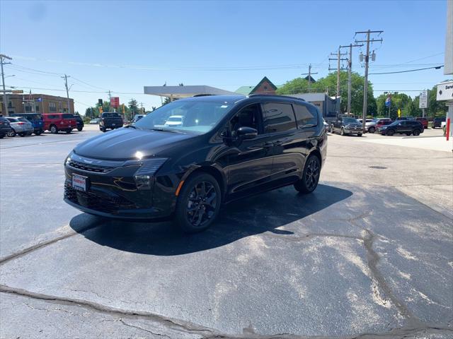 2027 Chrysler Pacifica PACIFICA LIMITED AWD