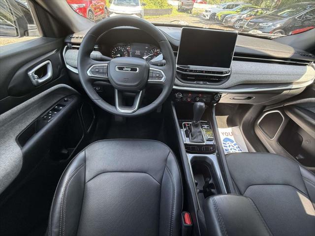 2023 Jeep Compass Latitude Lux FWD
