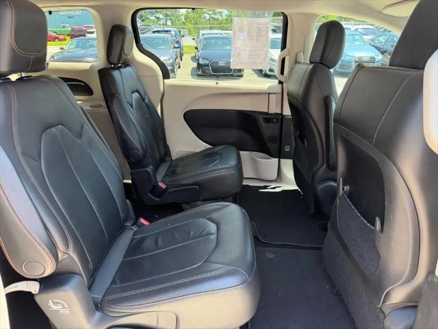 2017 Chrysler Pacifica Touring-L
