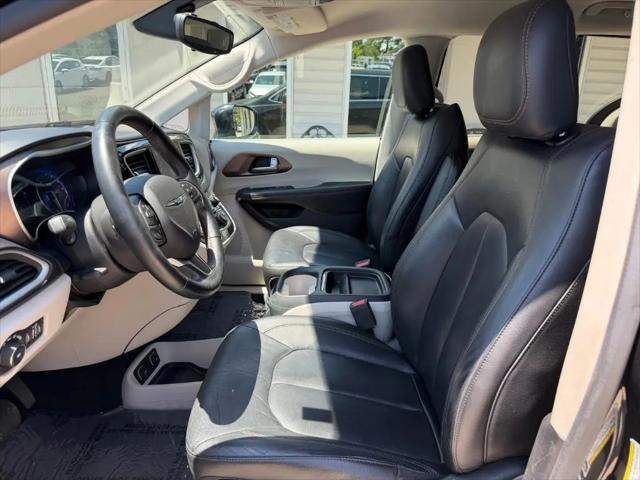 2017 Chrysler Pacifica Touring-L