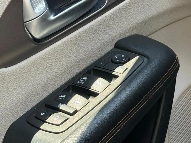 2017 Chrysler Pacifica Touring-L
