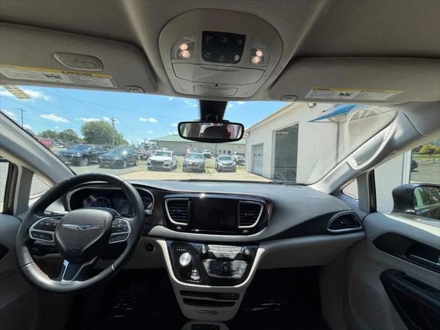2017 Chrysler Pacifica Touring-L