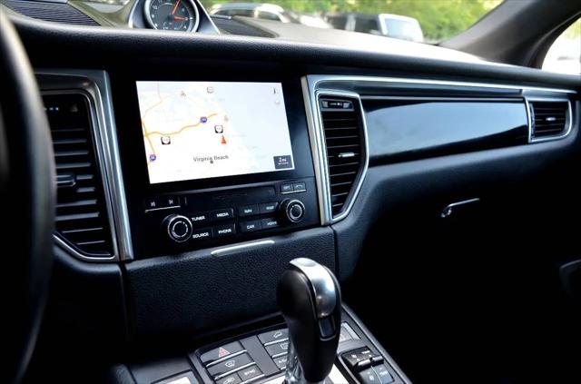 2017 Porsche Macan Macan