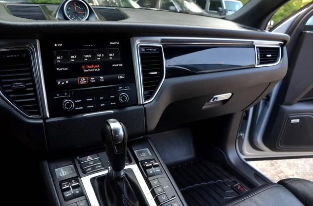 2017 Porsche Macan Macan