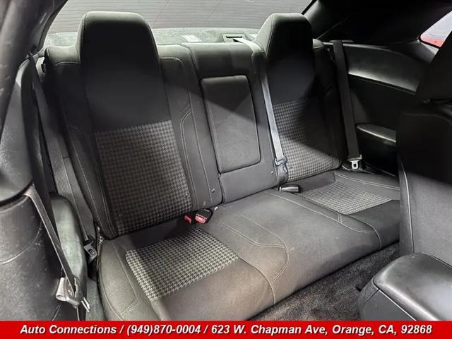 2015 Dodge Challenger SXT
