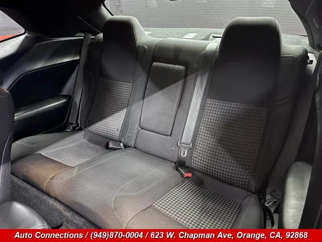 2015 Dodge Challenger SXT