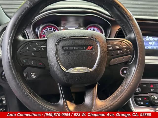 2015 Dodge Challenger SXT