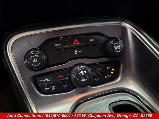 2015 Dodge Challenger SXT