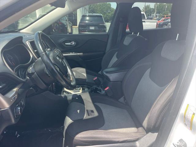 2016 Jeep Cherokee Altitude