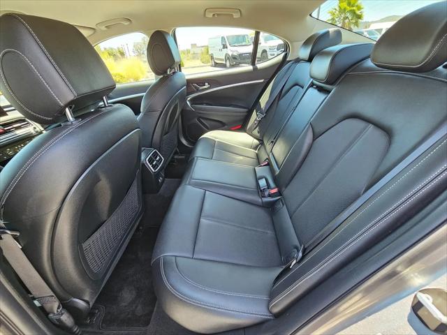2025 Genesis G70 2.5T RWD