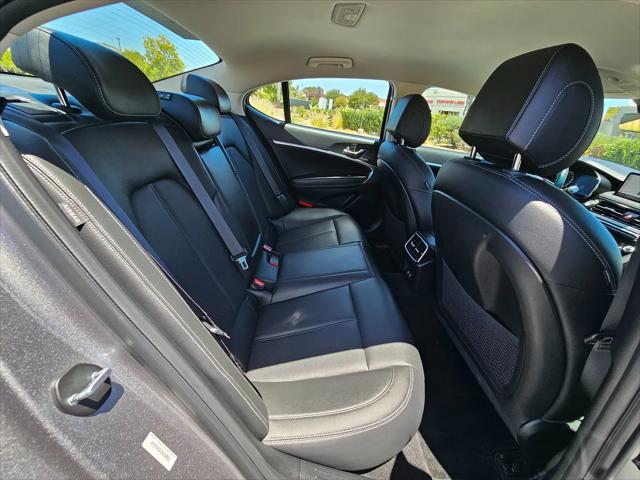 2025 Genesis G70 2.5T RWD