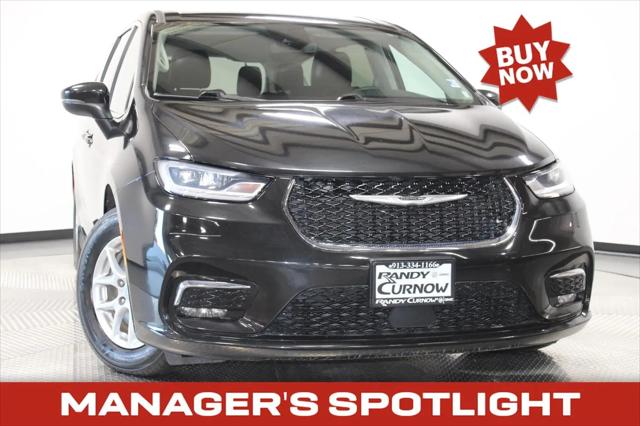 2023 Chrysler Pacifica Touring L for sale in Kansas City, KS