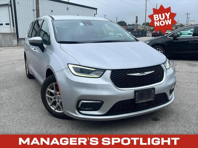 2023 Chrysler Pacifica Touring L for sale in Kansas City, KS